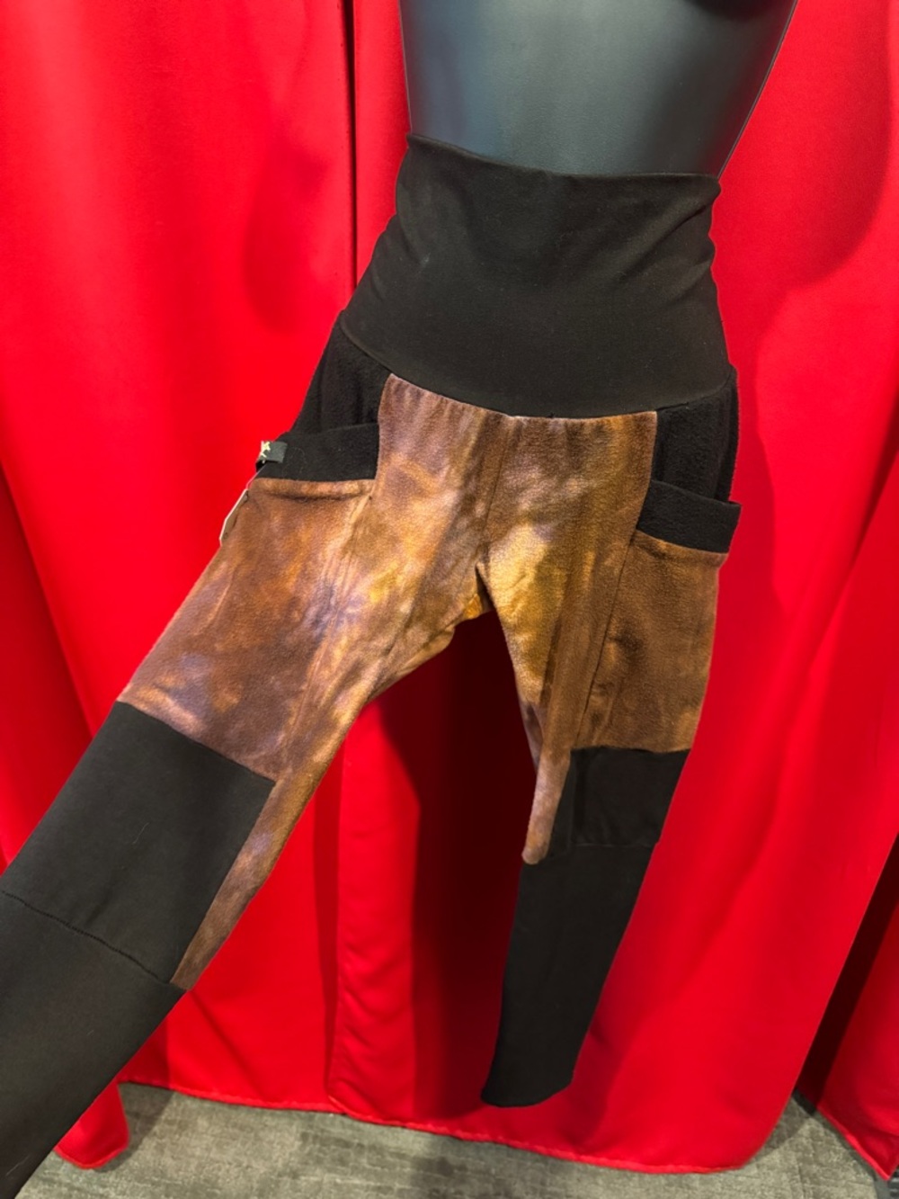 Brown and Black Crossfox Lucien Leggings size Small NWT - Picture 8 of 13
